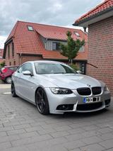 BMW 325i e92 - BMW 325: E92 325i