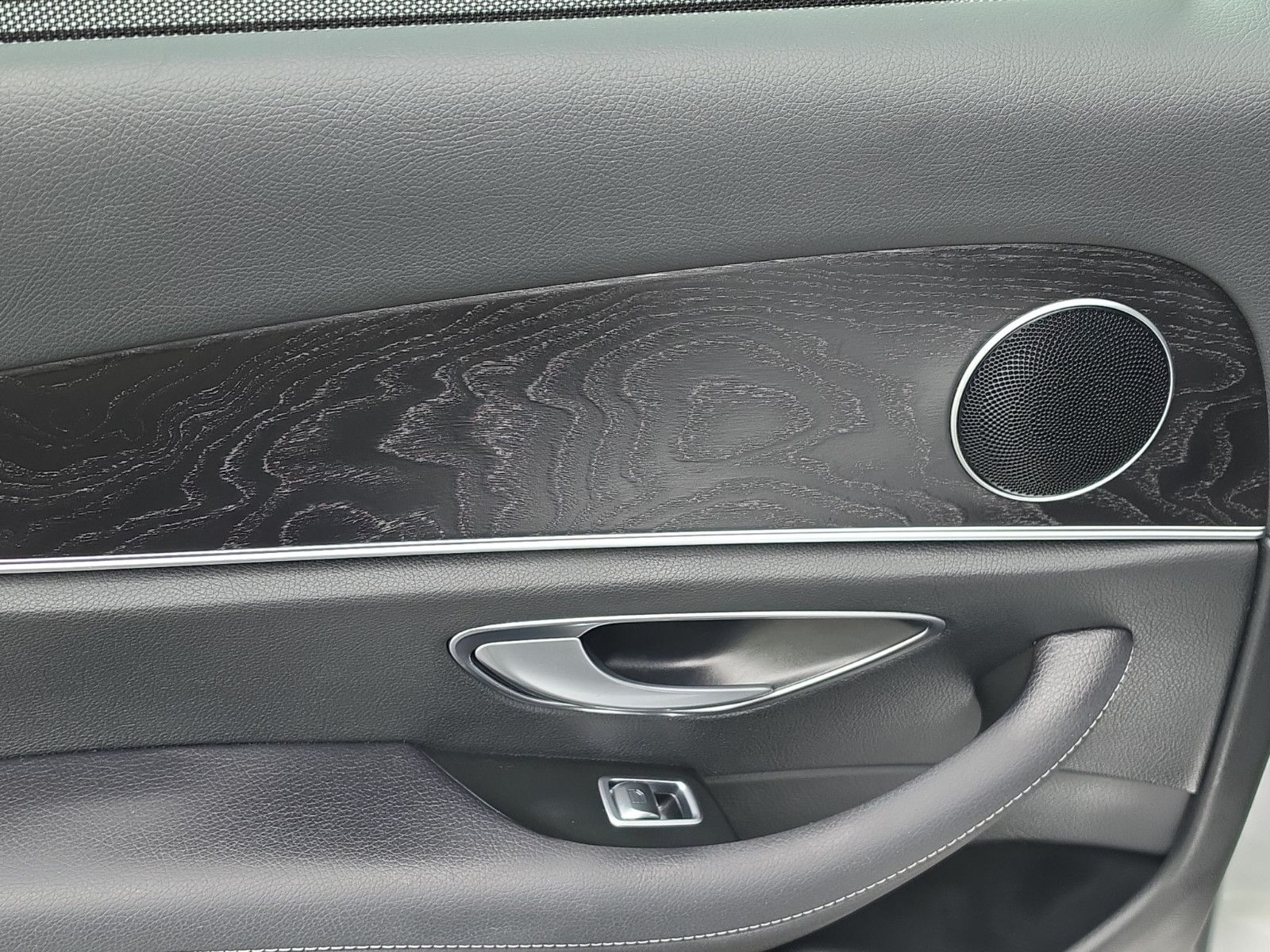 Fahrzeugabbildung Mercedes-Benz E 350 E Limousine Avantgarde Aus 1.Hand