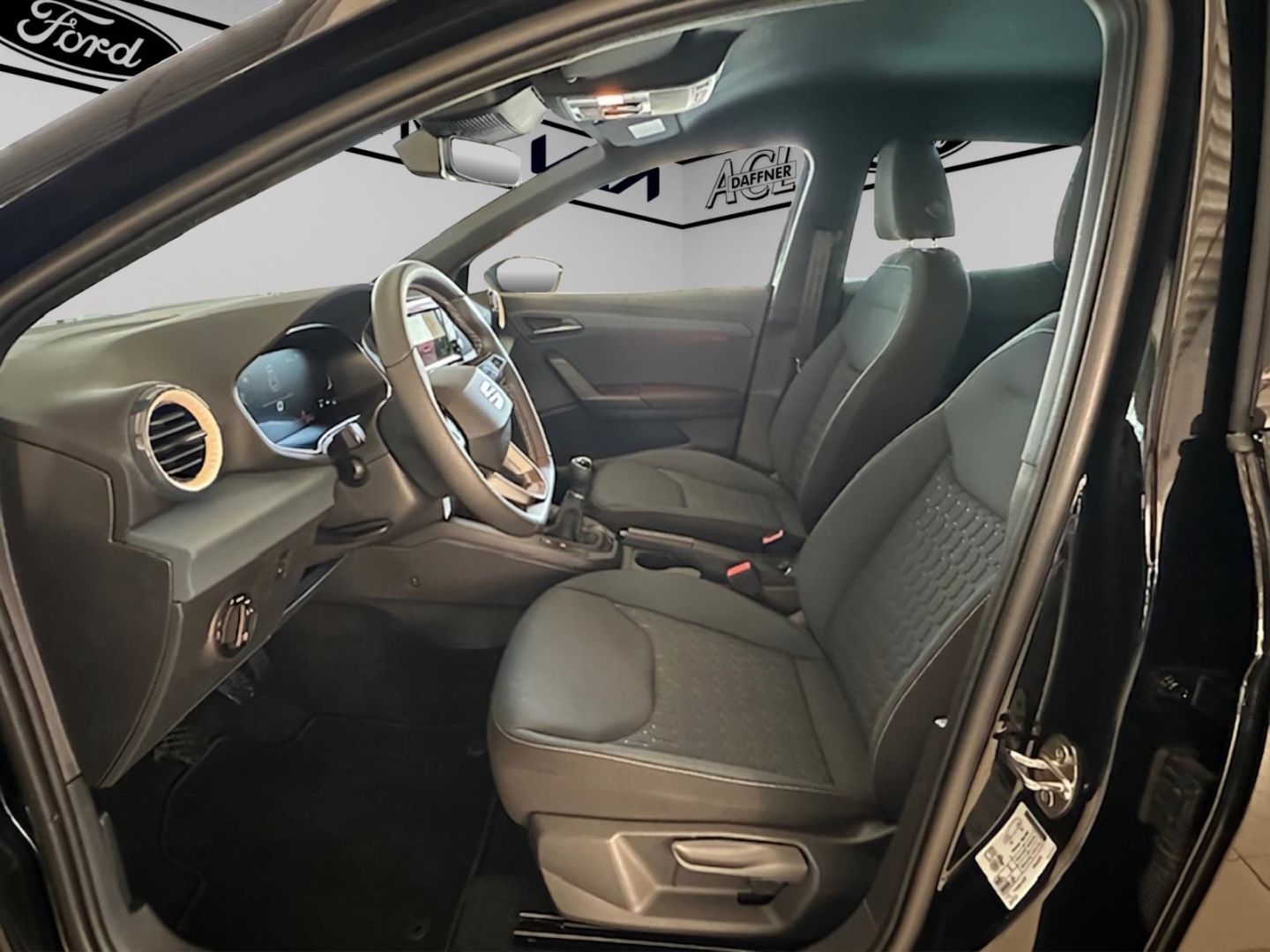 Fahrzeugabbildung SEAT Ibiza 1.0 MPI 59 kW Style LED Kamera PDC SHZ