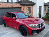 Volkswagen Touareg 3.0 V6 TDI 170kW 4MOT Tiptr. Eleganc... - rote Volkswagen Touareg