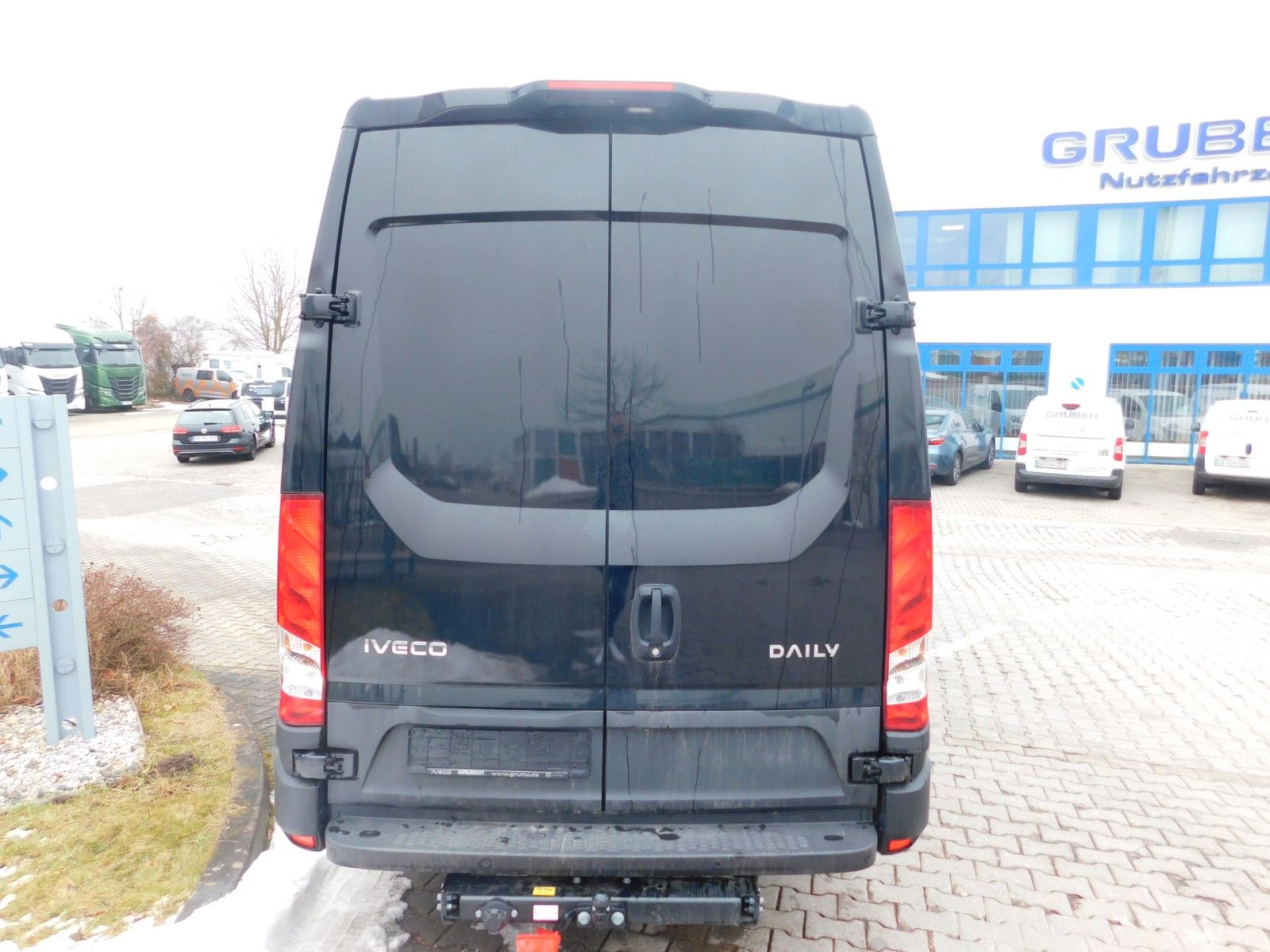 Fahrzeugabbildung Iveco Daily 35S16 DoKa  3Liter Diesel Automatik