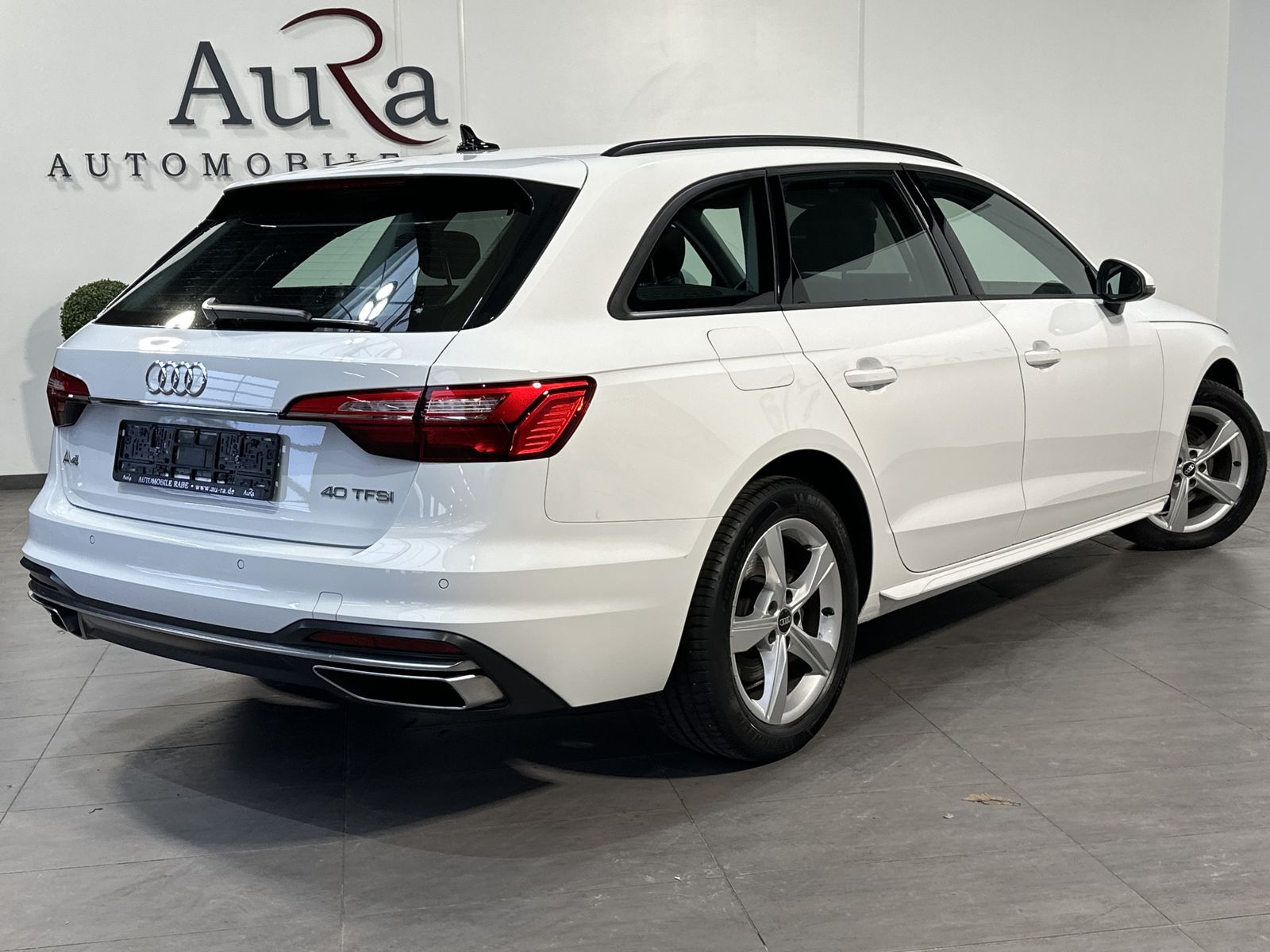 Fahrzeugabbildung Audi A4 Avant 40 TFSI Advanced NAV+LED+STANDHEIZUNG