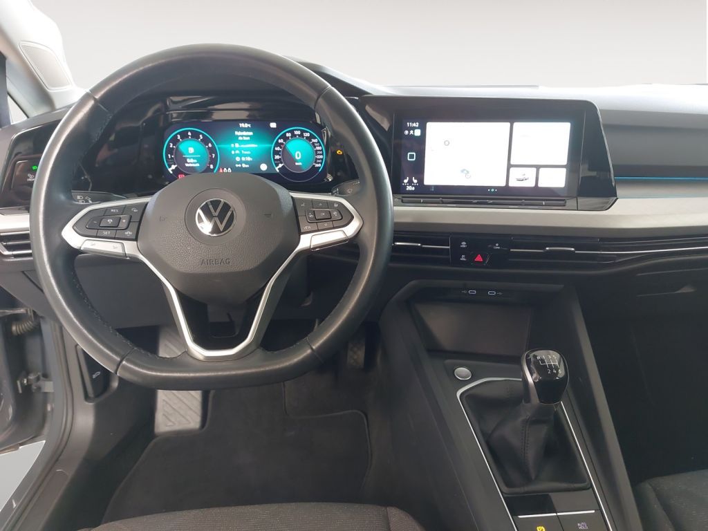 Fahrzeugabbildung Volkswagen Golf 1.5 TSI Life Navi LED ACC