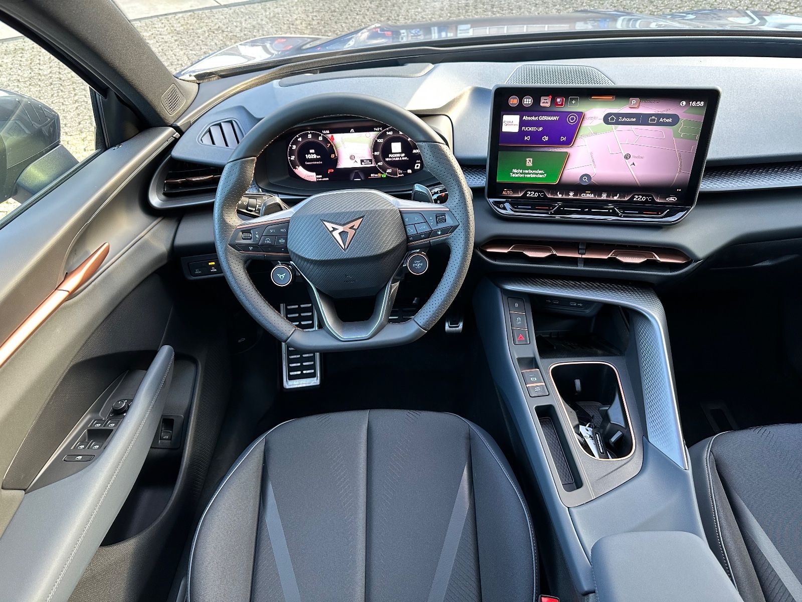 Fahrzeugabbildung CUPRA Terramar 1.5 eTSI DSG Navi/Pano/ACC/LED/AHK/GJR