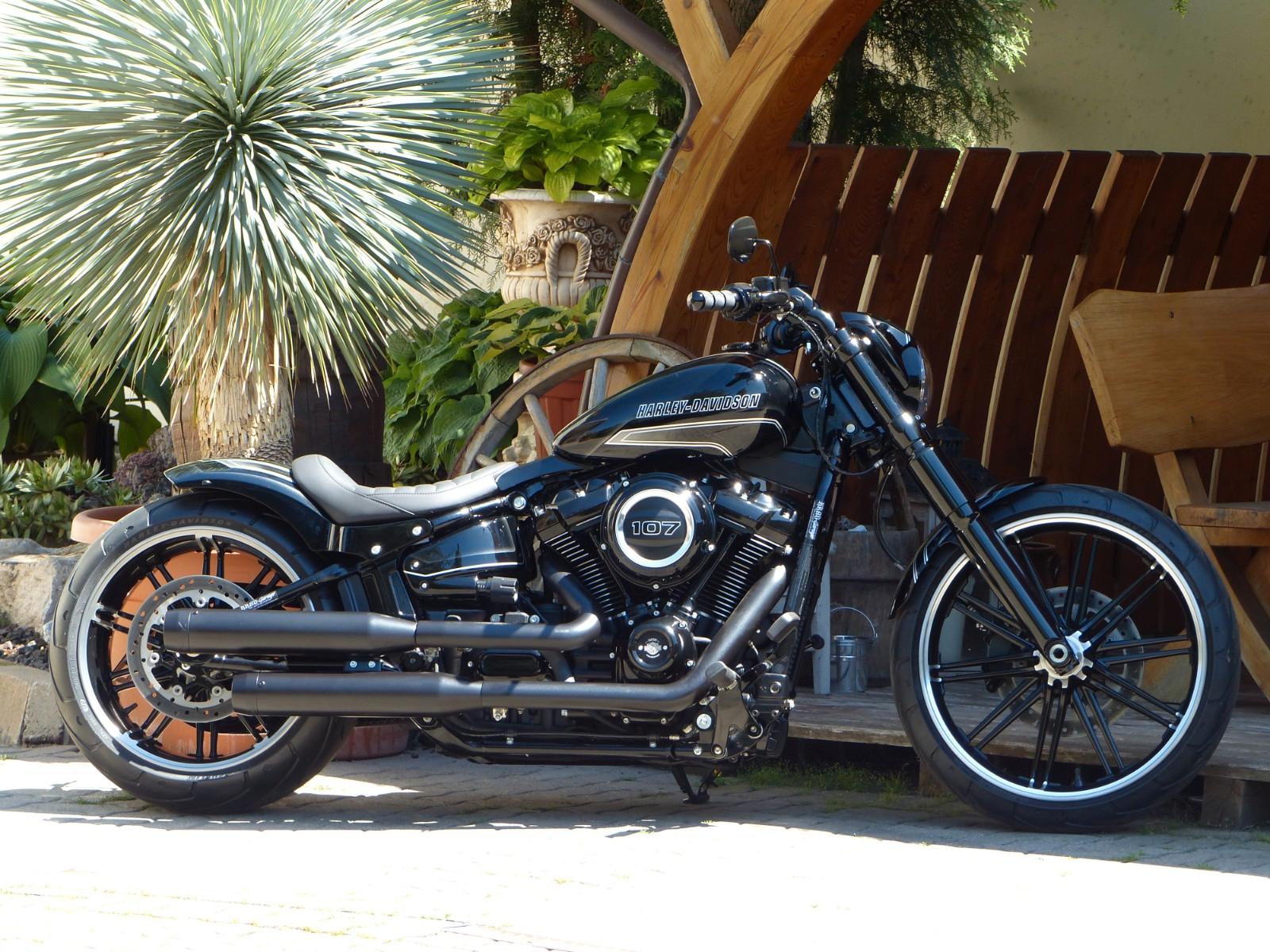 Harley-Davidson Breakout Ricks Custom ! Mega Umbau ..!