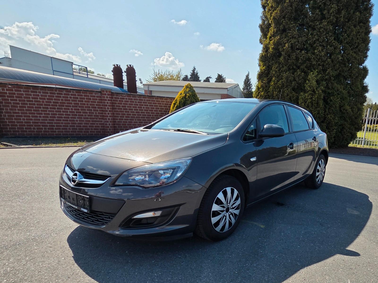 Opel Astra J Lim. 5-trg. Selection