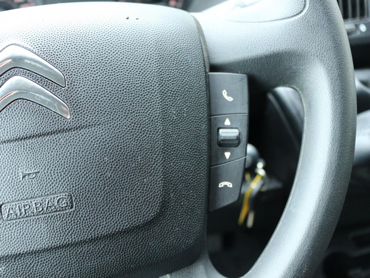 Fahrzeugabbildung Citroën Jumper Grossraumkasten 33 L2H2 BlueHDi 140