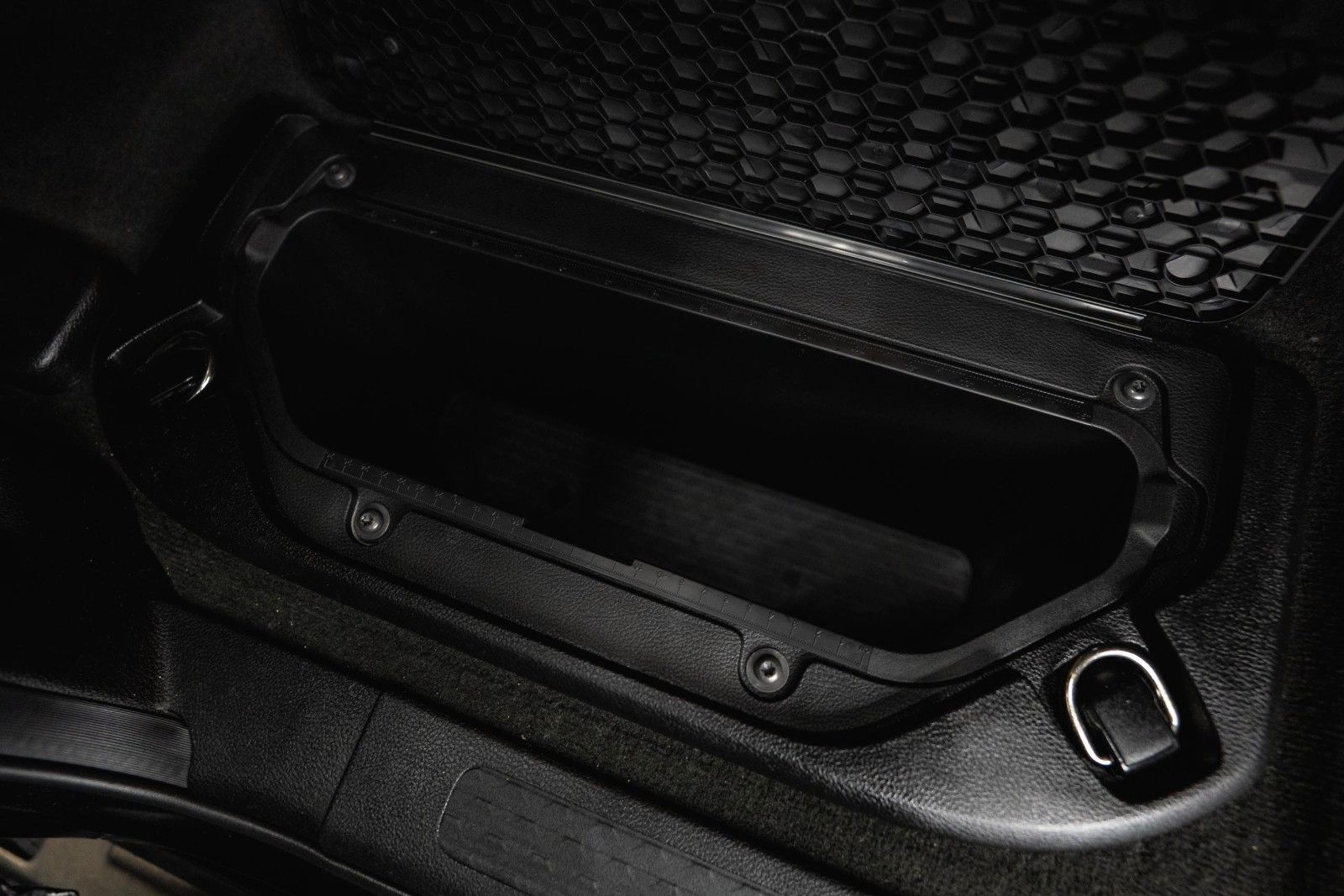 Fahrzeugabbildung Dodge RAM 5.7 V8 HEMI 4x4 Offroad Night-Edition LPG
