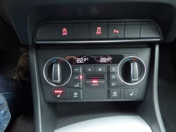 Bild 12 Audi Q3 1.4 TFSI Basis, S-Line, Navi, AHK