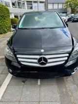 Mercedes-Benz B 180 - Sehr gut erhalten - Mercedes-Benz B 180 Gebrauchtwagen in Krefeld