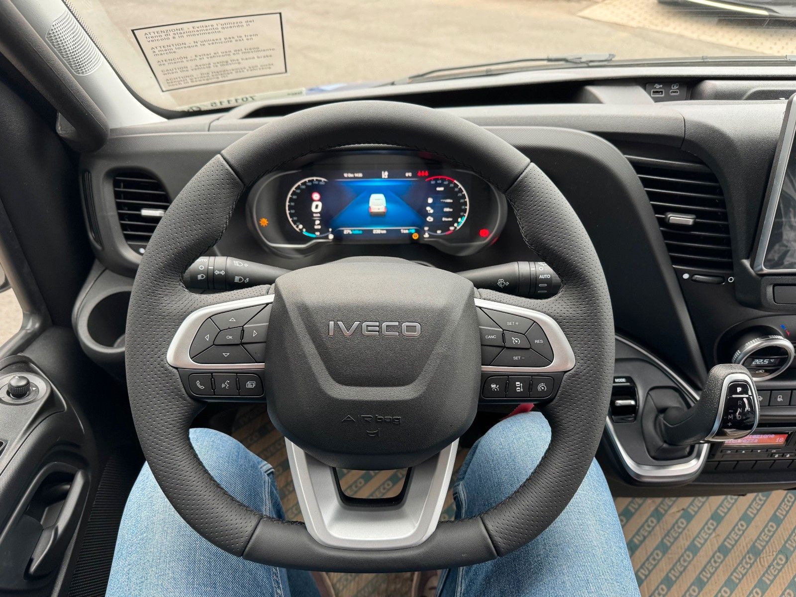 Fahrzeugabbildung Iveco Daily 50C18HA8 3.0L *CrewVan*AHK*Automatik*