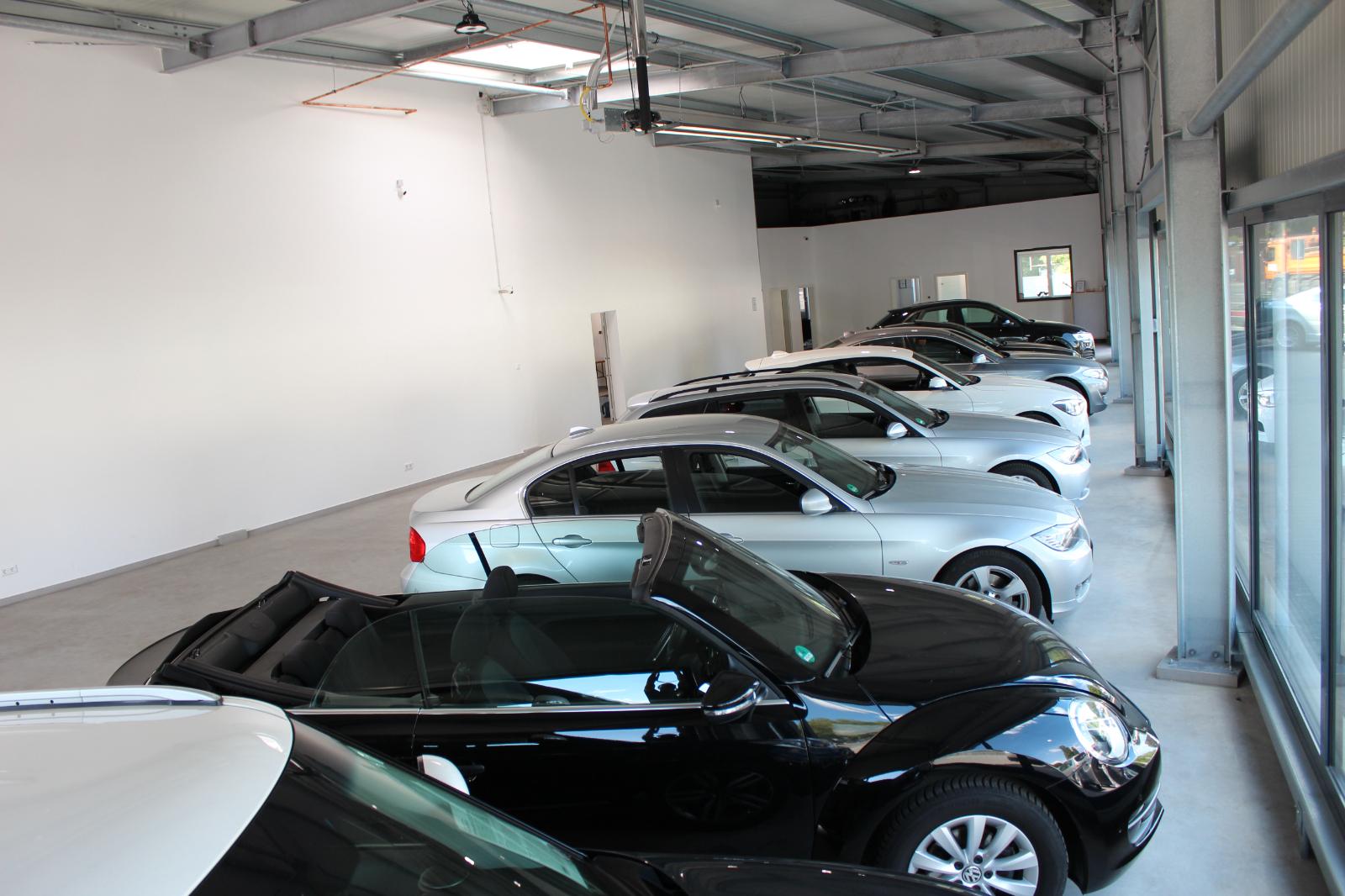 showroom-image-top