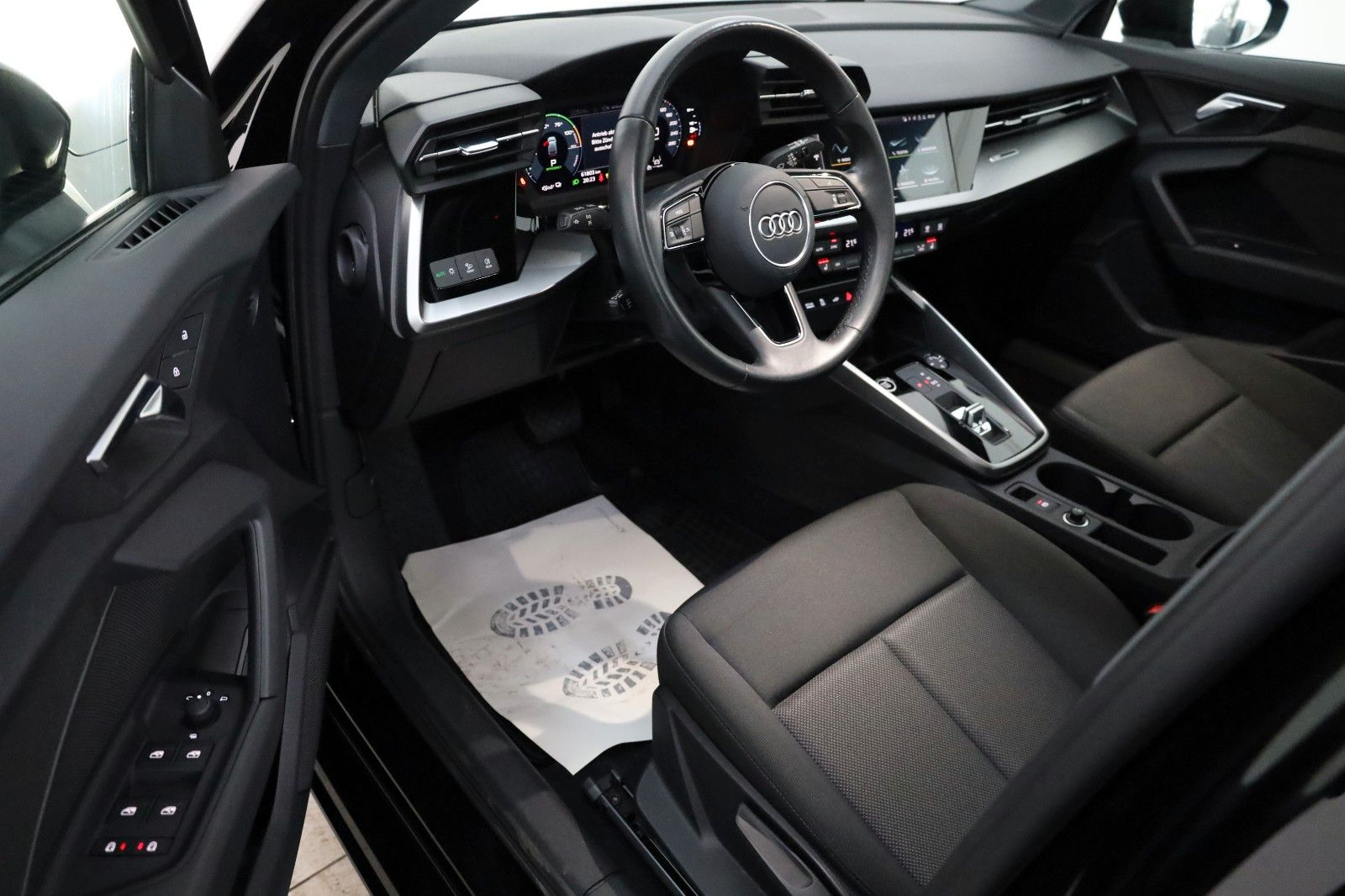 Fahrzeugabbildung Audi A3 40 TFSIe Sportback ACC,LED,CarPlay,SH,PDC