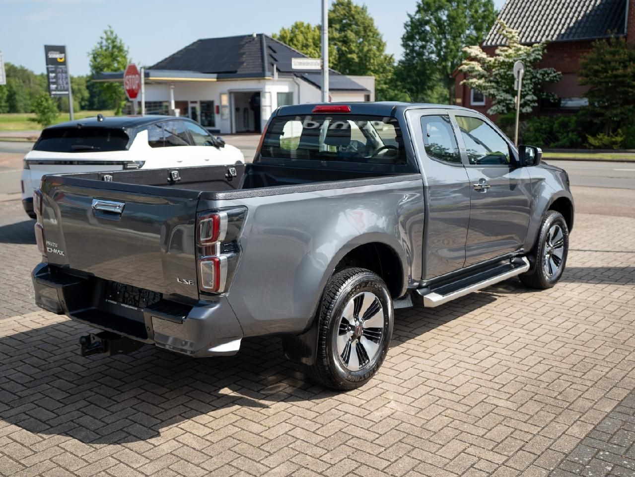 Fahrzeugabbildung Isuzu D-Max Space Cab 4WD LSE