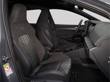 Volkswagen Golf VIII R-Line 1.5 eTSI DSG 2 J. Garantie