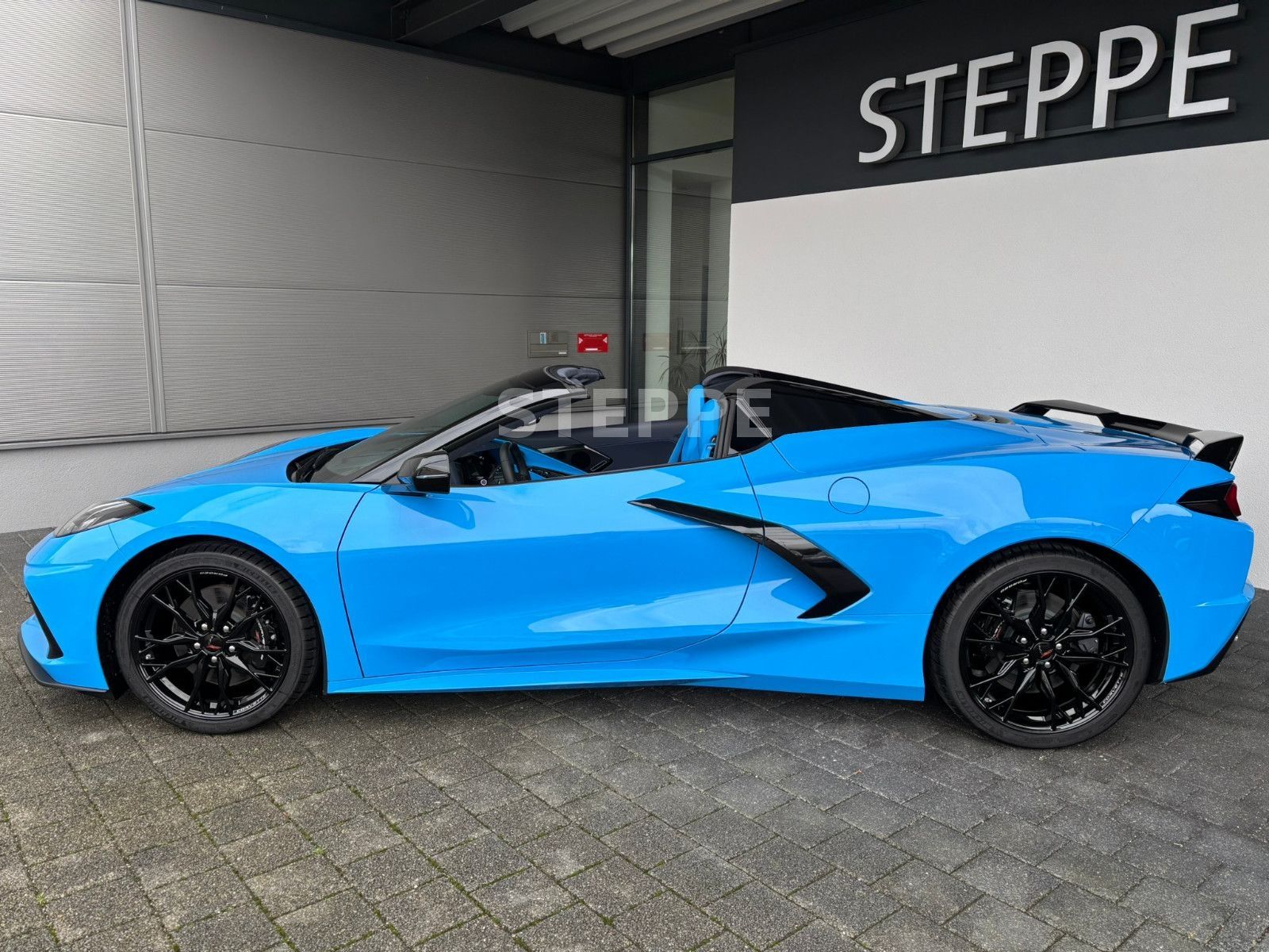 Corvette C8 Stingray Convertible 3LT Europamodell STEPPE