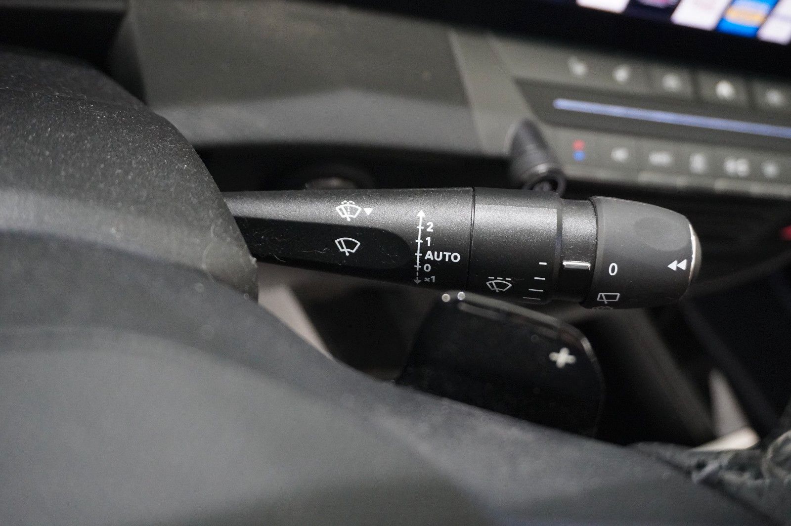 Fahrzeugabbildung Opel Astra L Lim. 1.2T ULTIMATE NAVI/LED/360°/PANO/SH