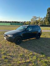 BMW X3 2.0d mit Ahk E83 - BMW: E83