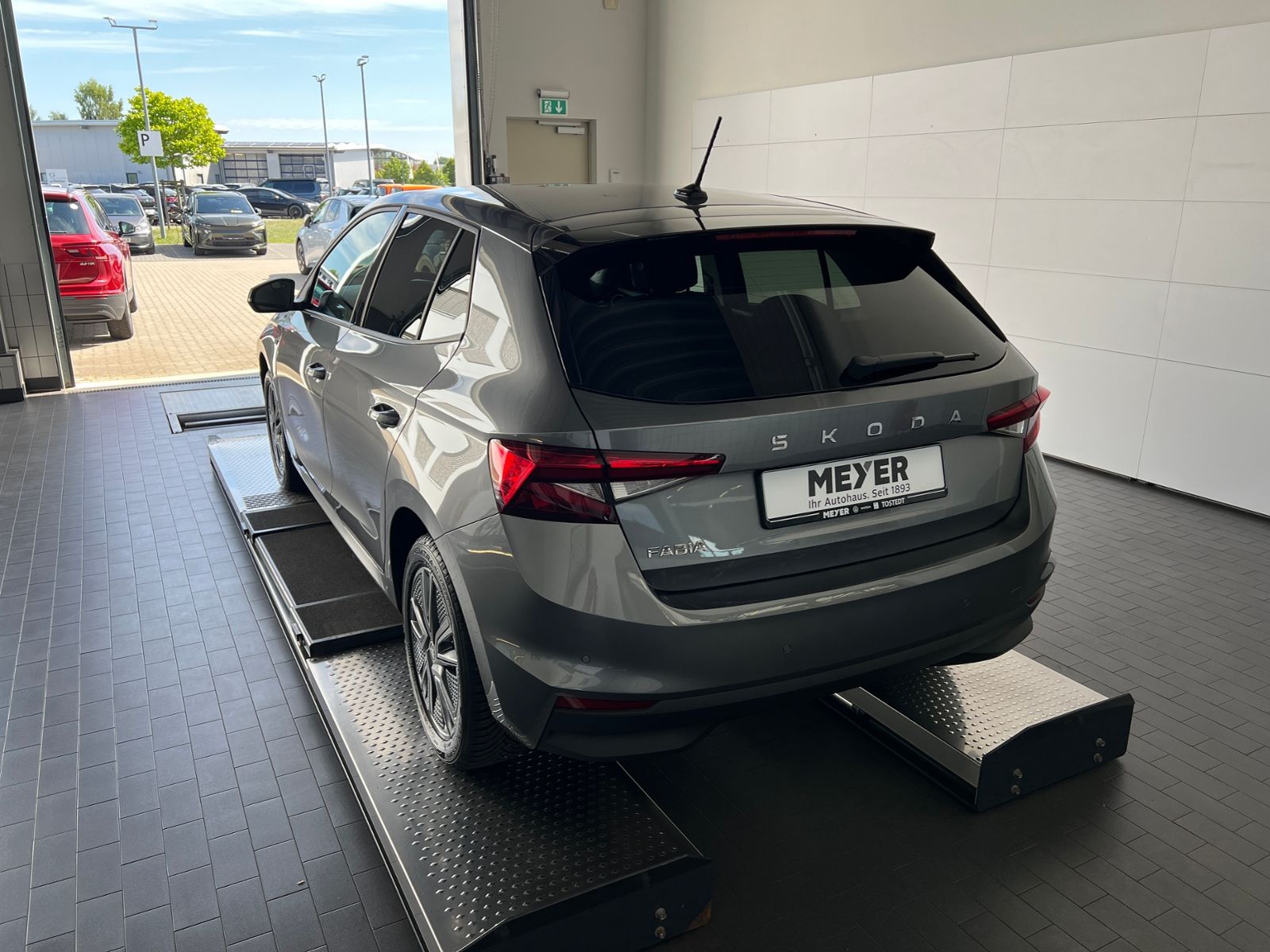 Fahrzeugabbildung SKODA Fabia Selection Tour 1.0 TSI *Vorb. AHK, LED, Ka