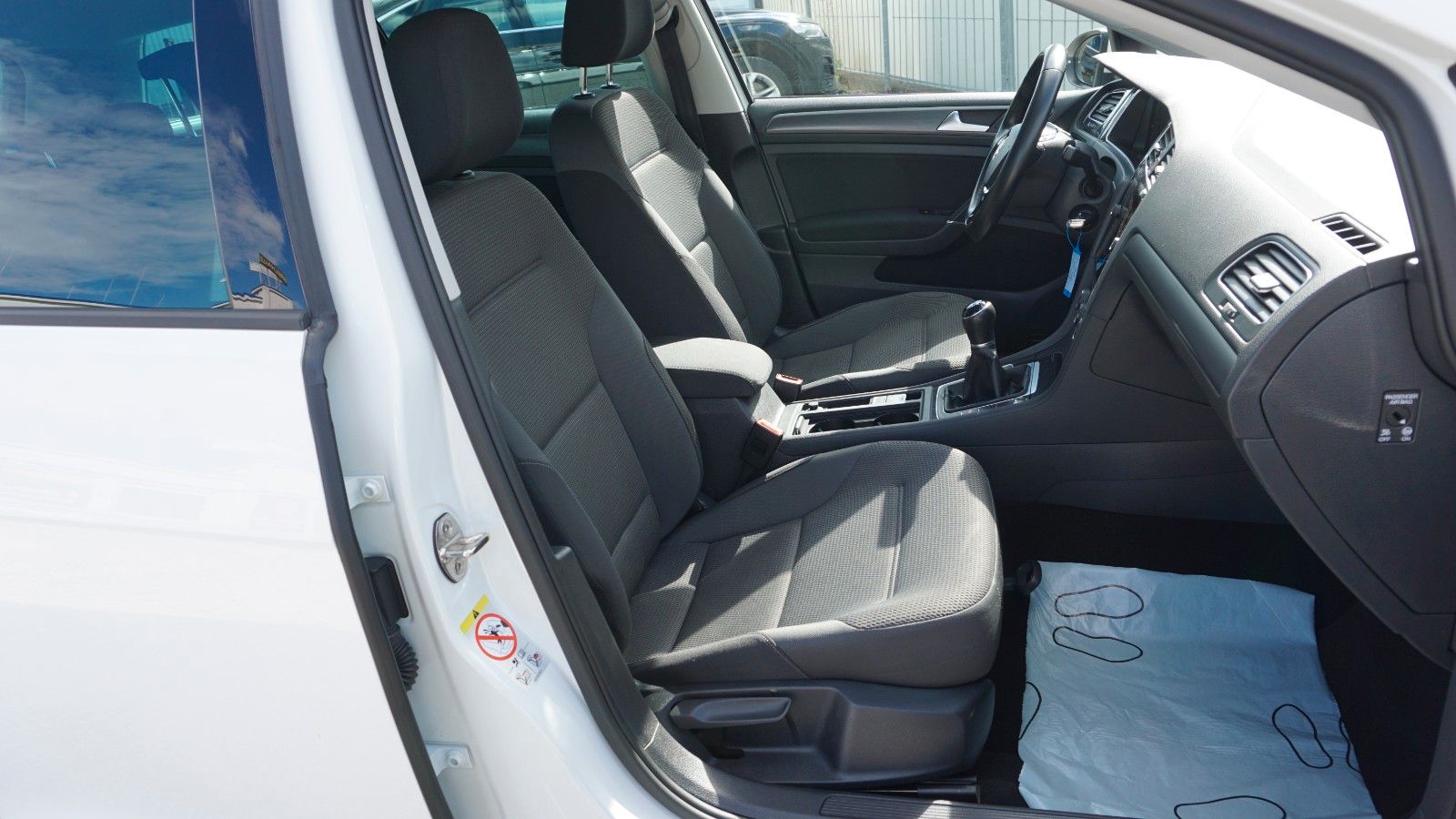 Fahrzeugabbildung Volkswagen Golf VII Variant Comfortline ACC,Navi,SH,PDC