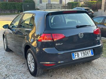 Volkswagen Golf - 9