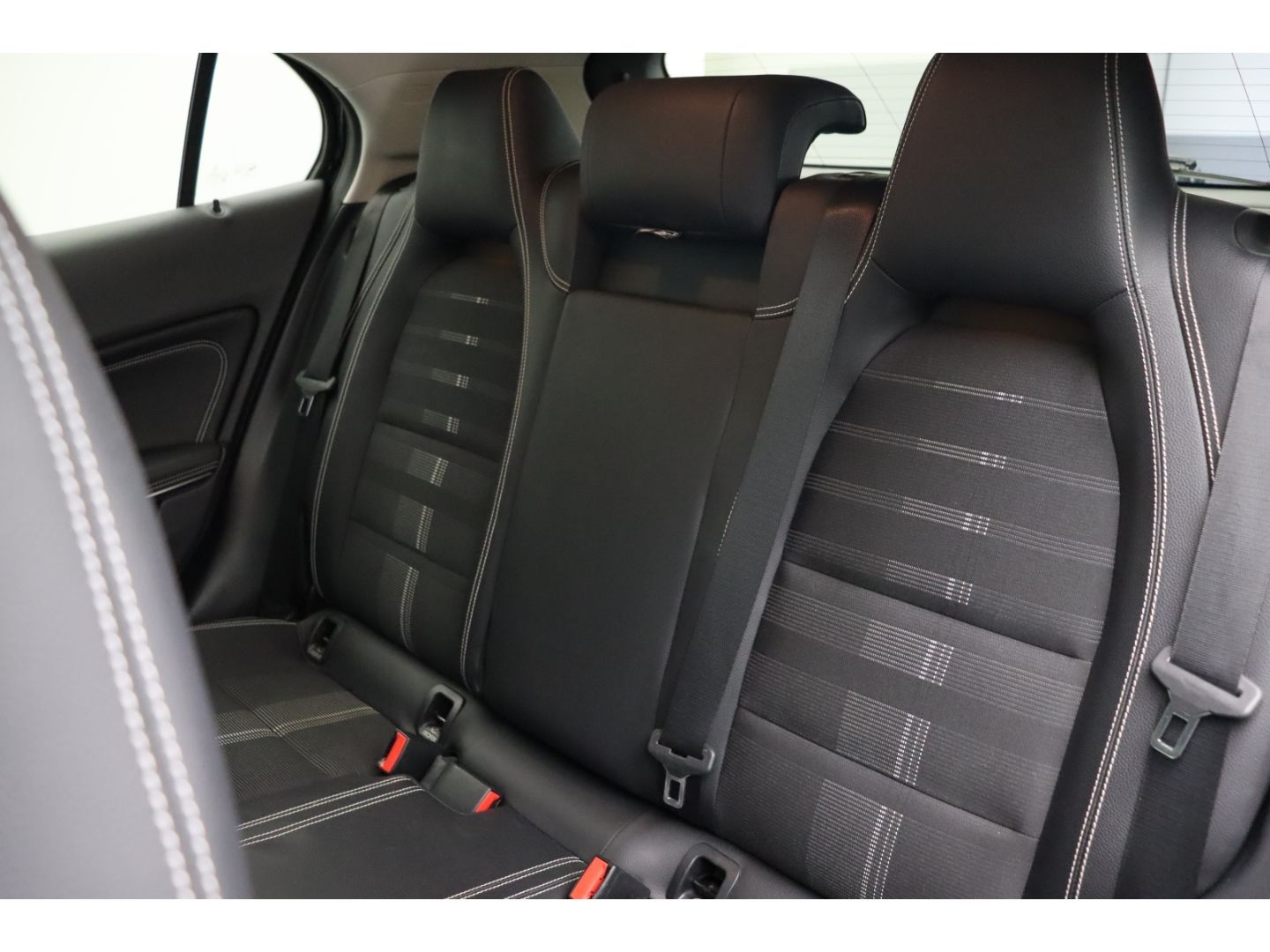 Fahrzeugabbildung Mercedes-Benz GLA 220 CDI d 4Matic Navi LED El. Heckklappe AHK