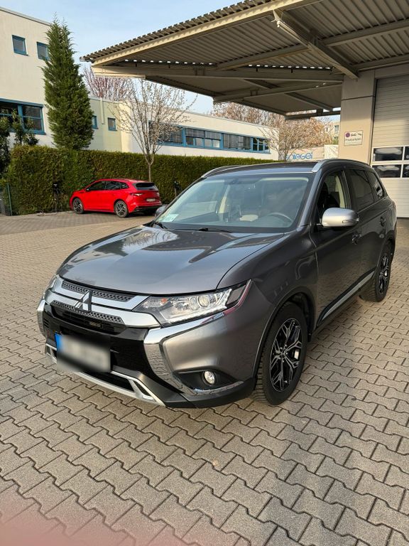 Image of Mitsubishi Outlander
