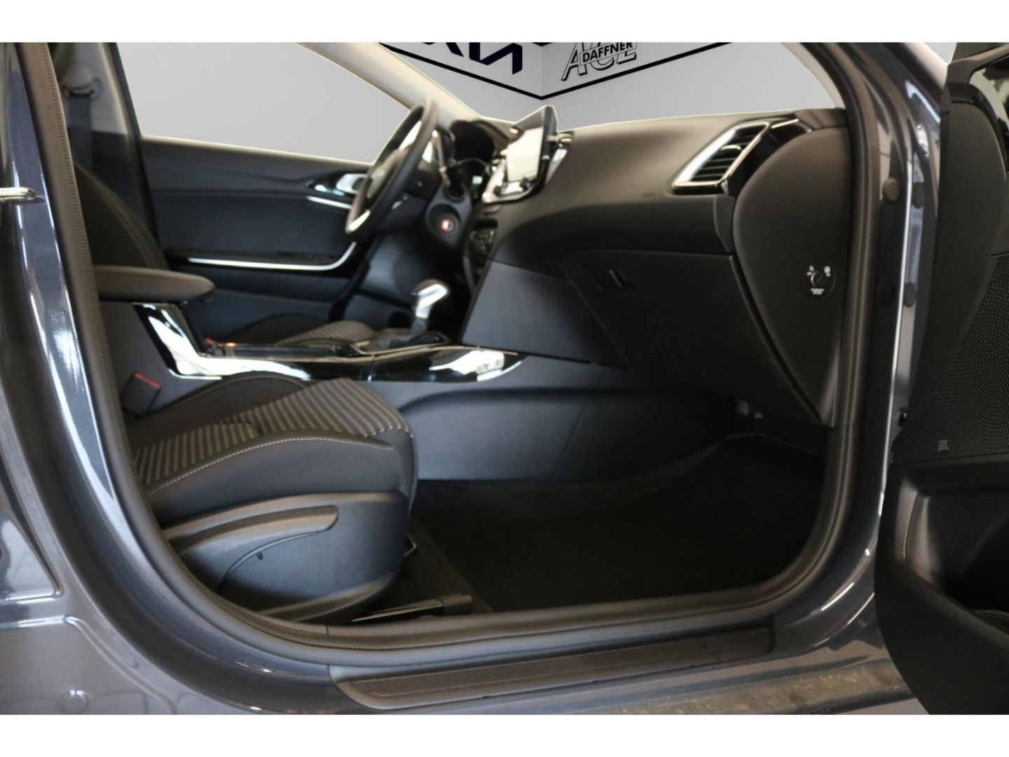 Fahrzeugabbildung Kia Ceed_sw Spirit 1.5 Alu JBL Sound Navi ACC LED