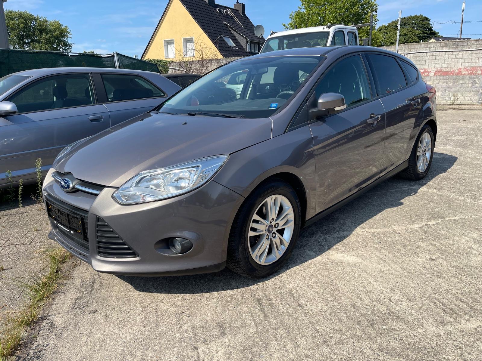 Ford Focus Lim. Trend 82000 KM ATM ZR NEU