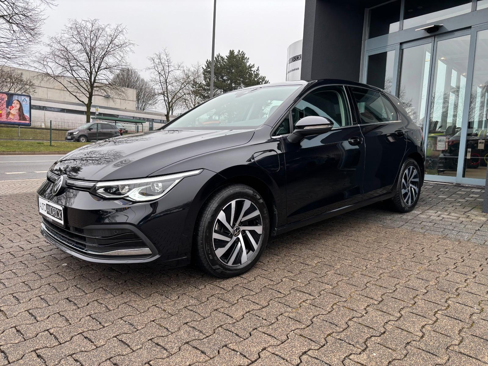 Volkswagen Golf Style 1.HAND AHK SHZ LHZ ACC PDC NAVI AUTOM