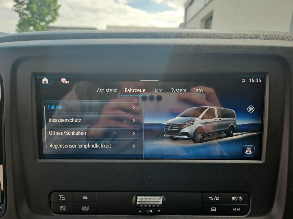 Fahrzeugabbildung Mercedes-Benz Vito 119 Kasten lang 4x4 2 Sitze 2,5t AHK MBUX