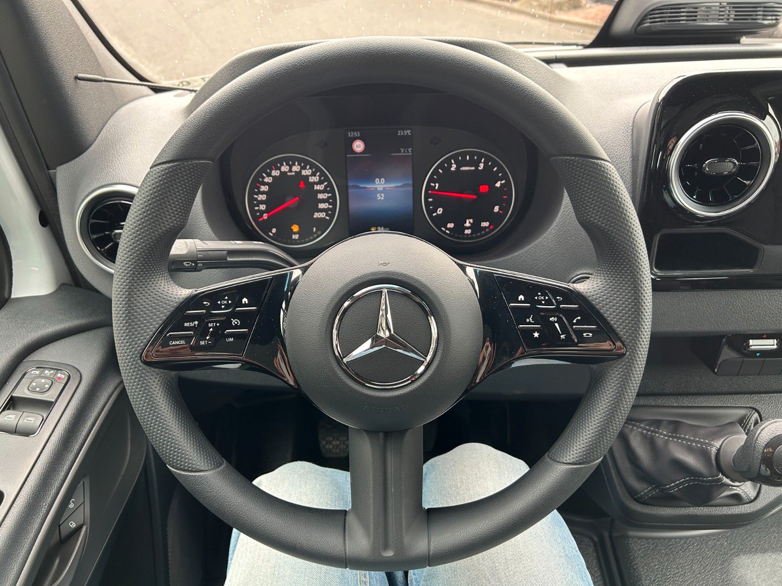 Fahrzeugabbildung Mercedes-Benz Sprinter 317 CDI DoKa/Mixto Stdheiz AHK Kamera