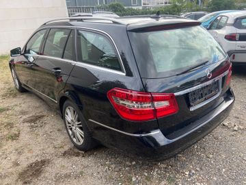 Mercedes E 200 - 4