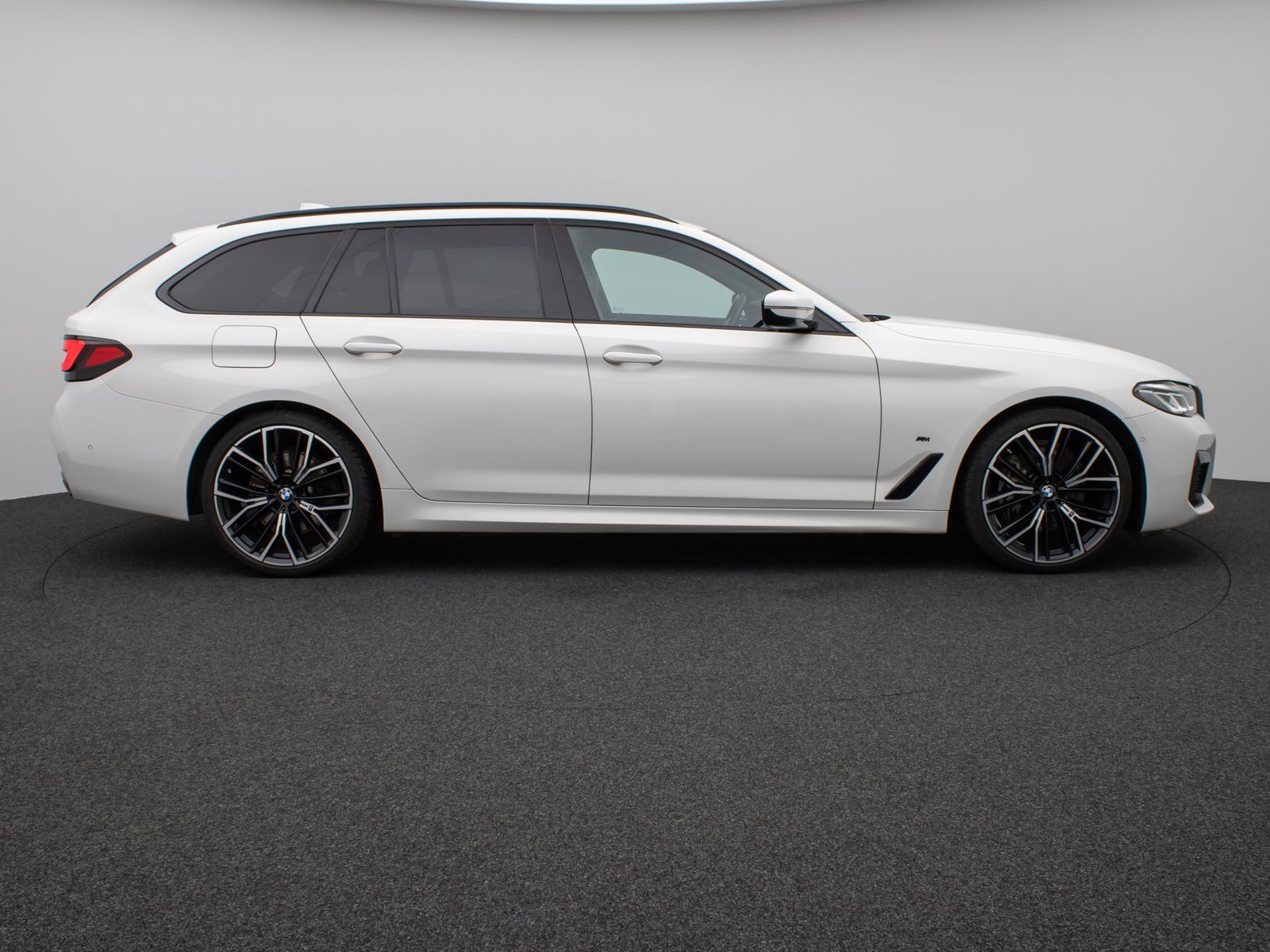 Fahrzeugabbildung BMW 540d xD M Sport Kamera DAB H/K AHK Alarm 20Zoll