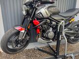 Triumph Trident 660 mit viel Zubehör  - TRIUMPH TRIDENT