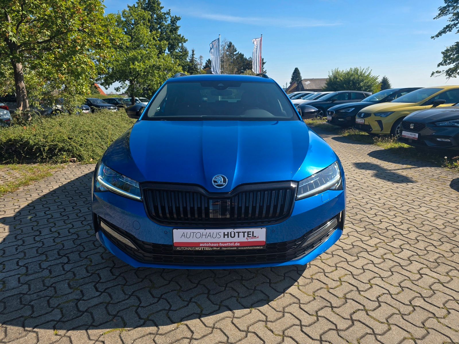Fahrzeugabbildung SKODA Superb Combi Sportline 4x4 Matrix Navi ACC DCC 4