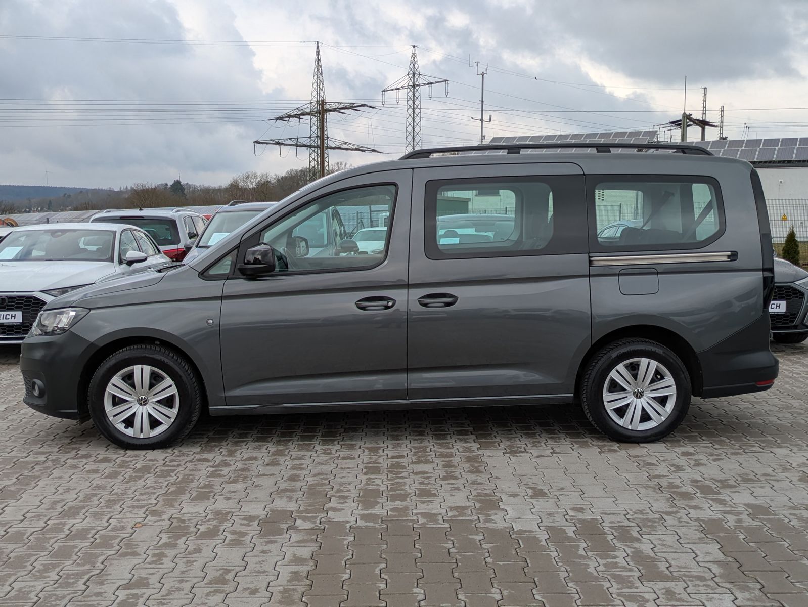 Fahrzeugabbildung Volkswagen Caddy Maxi 2.0 TDI 4M 7-SITZER*AHK*APP*KAMERA