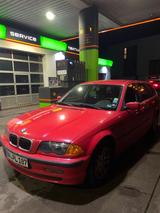 BMW E46 320i Touring Sechszylinder - BMW 320 aus 2000: Kombi, 320i