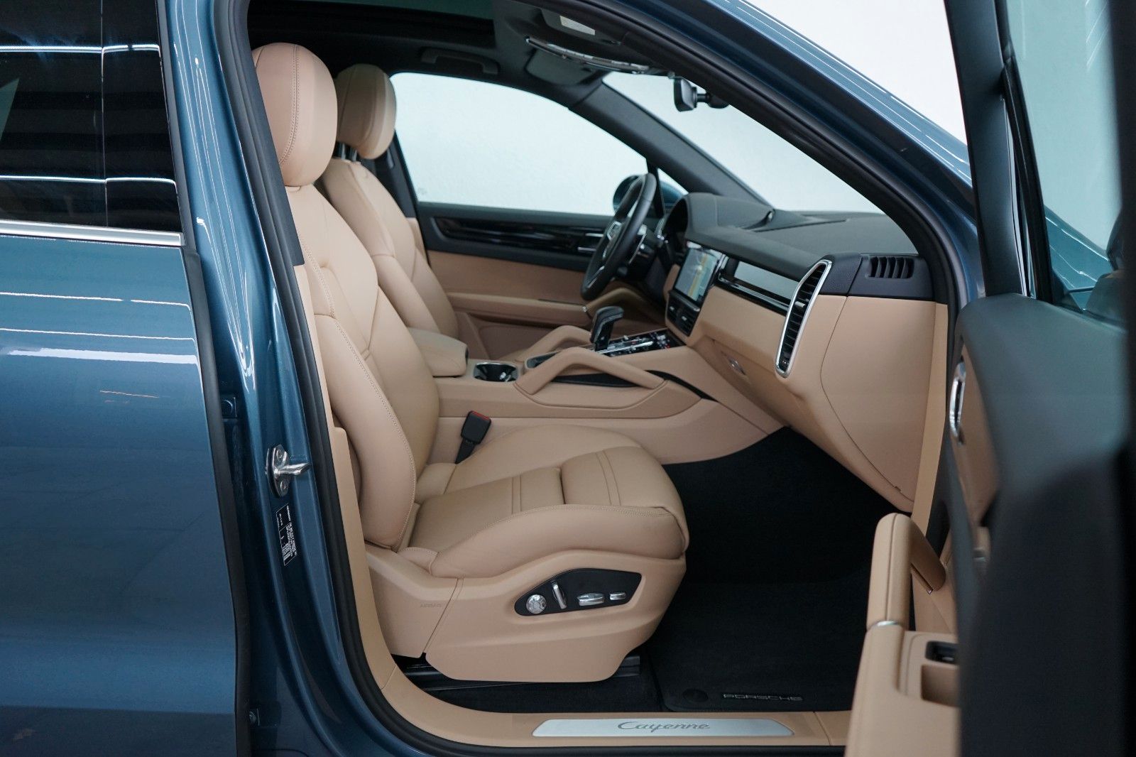 Porsche Cayenne E-Hybrid/154km/LUFT/PANO/AHK/14W/21z foto 11