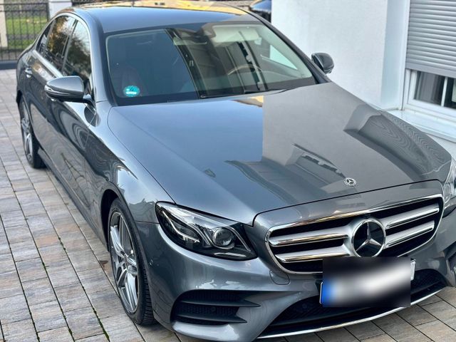 Mercedes-Benz Mercedes E400d AMG Line / 4 Matic / Standh...