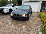 BMW E39 530i - BMW 530 Limousine 530i e39 mit Benzin-Antrieb