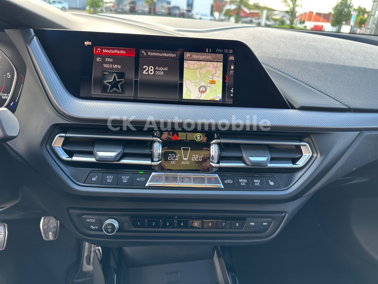 Fahrzeugabbildung BMW 118d M-Sport Shadow-Line/Navi/LED/PDC
