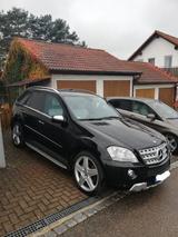 Mercedes-Benz ML 420 CDI 4MATIC - - schwarze Mercedes-Benz ML 420