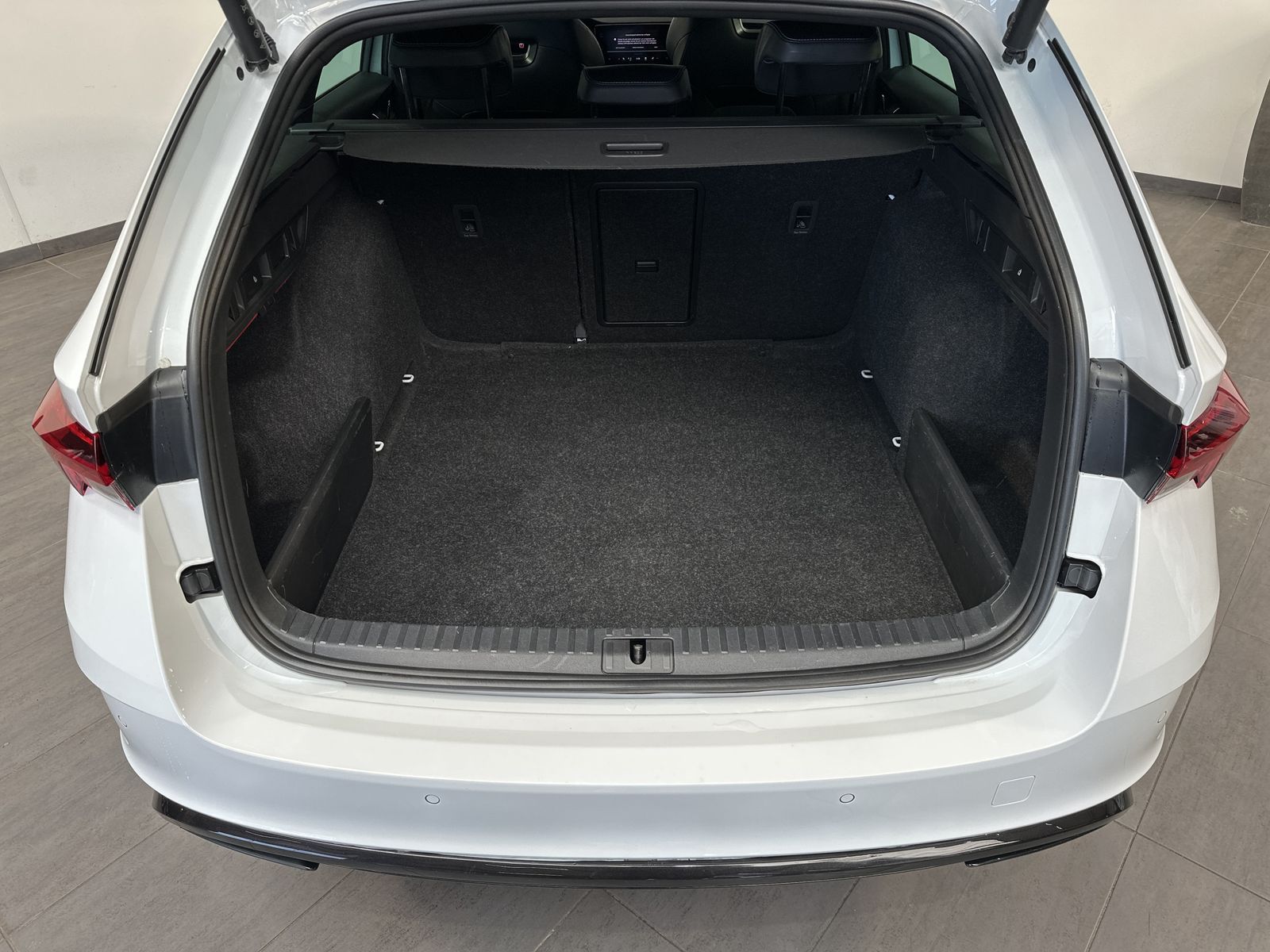 Fahrzeugabbildung SKODA Octavia Combi 2.0 TDI DSG RS 4x4 NAV+LED+HUD+ACC