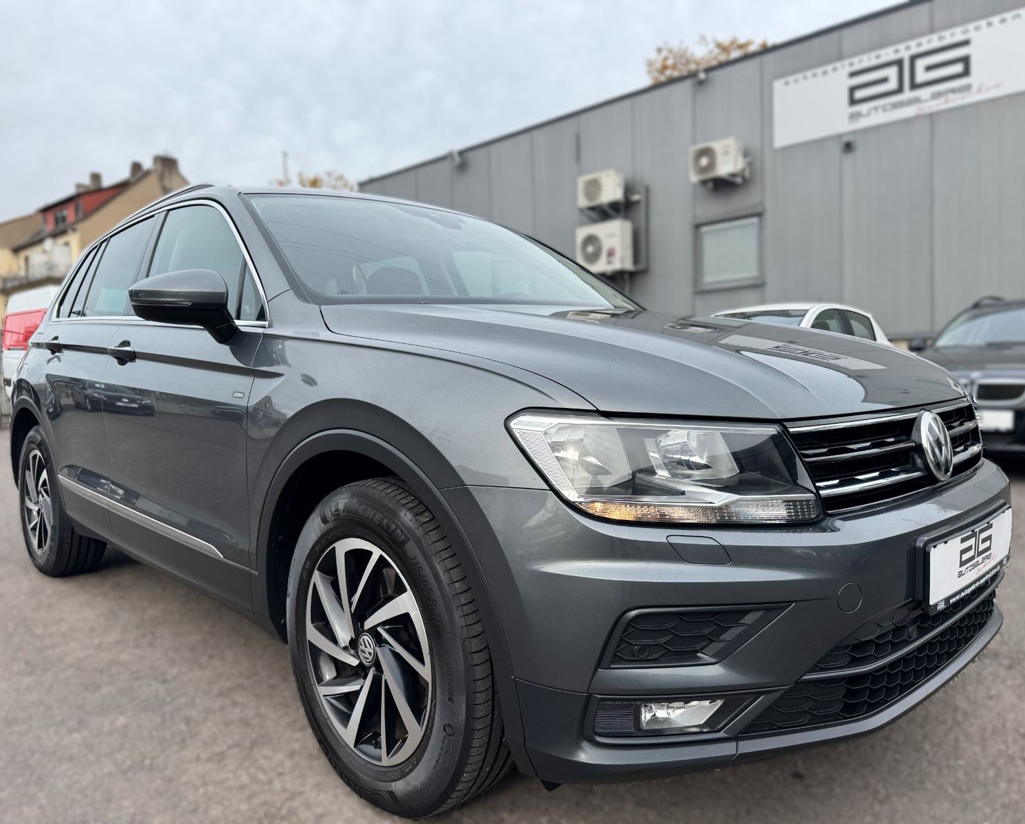 VW Tiguan 2.0 TDI *2.Hand/Navi/AHK/17"Alus*