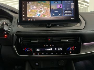 Nissan Qashqai Tekna 1.3 DIG-T 158 PS AUTOMATIKNAVI