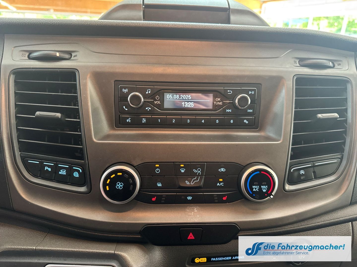 Fahrzeugabbildung Ford Transit Custom Kasten 320 AUTOMATIK L2 Trend 2.0