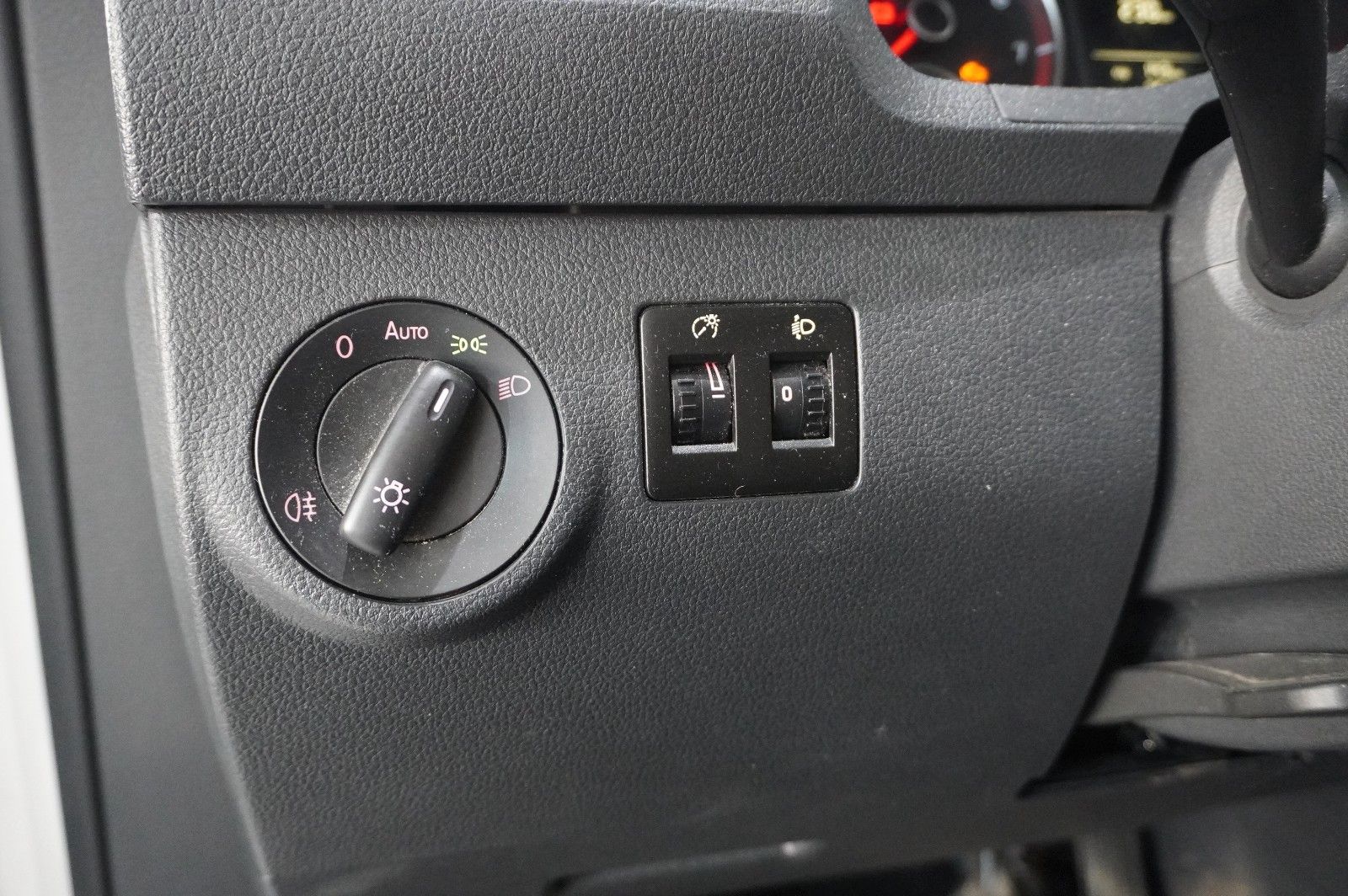 Fahrzeugabbildung Volkswagen Caddy 1.4 TSI TRENDLINE DSG 5-SITZE KLIMA/AHK