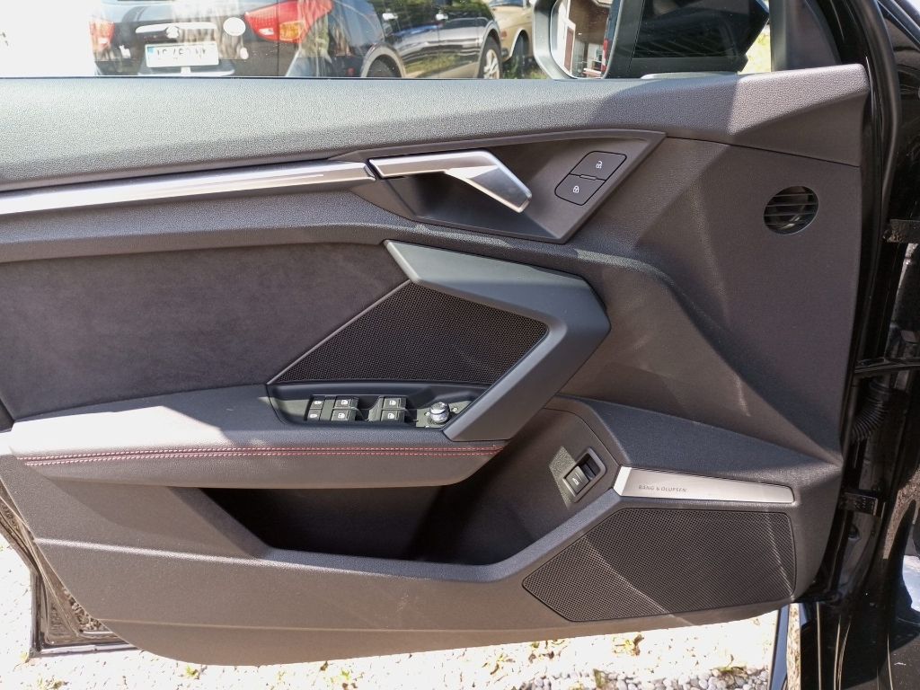 Fahrzeugabbildung Audi RS3 SPORTBACK 2.5 TFSI MAXTON-BK CARBON-DS KW