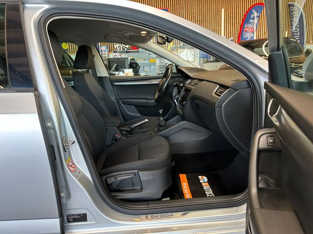 Skoda Octavia Combi Ambition *AHK*TEMPO*NAVI*2-ZONEN*